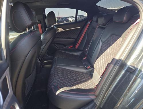 2023 Genesis G70 3.3T RWD