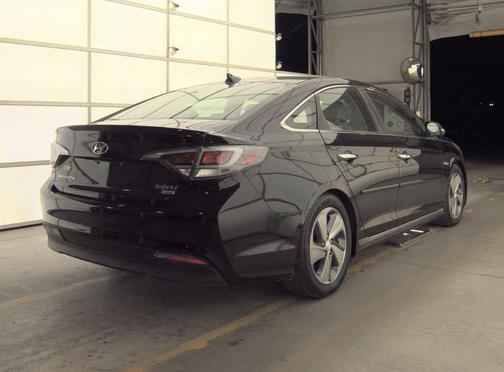 2017 Hyundai SONATA Hybrid Limited
