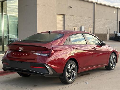 2025 Hyundai ELANTRA Sport