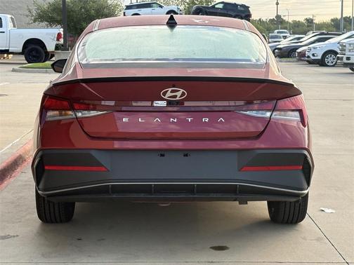 2025 Hyundai ELANTRA Sport