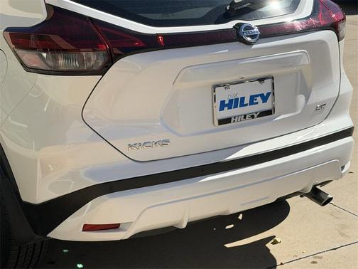 2021 Nissan Kicks SR