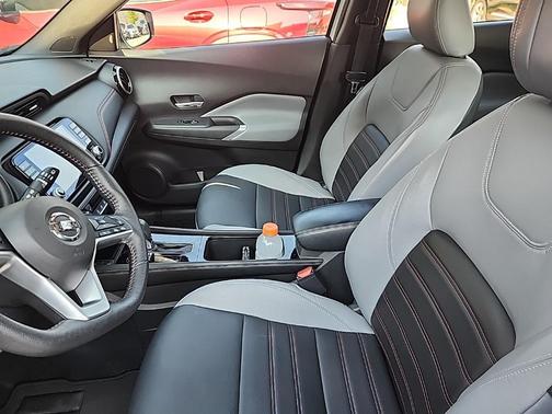 2021 Nissan Kicks SR