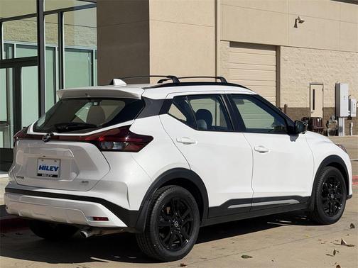2021 Nissan Kicks SR