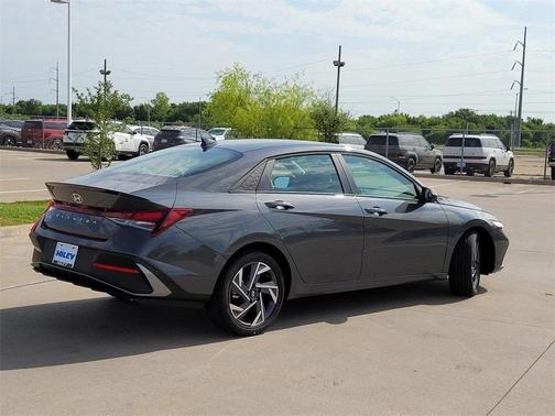 2025 Hyundai ELANTRA Sport
