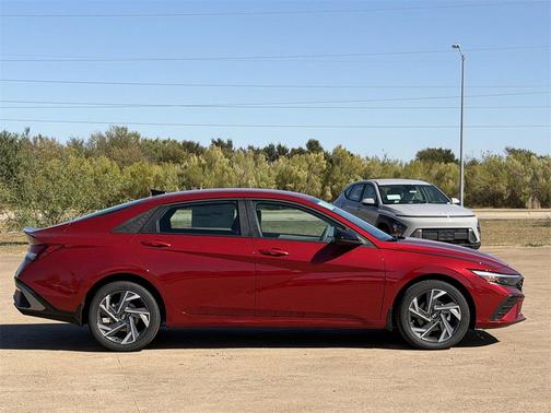2025 Hyundai ELANTRA Sport