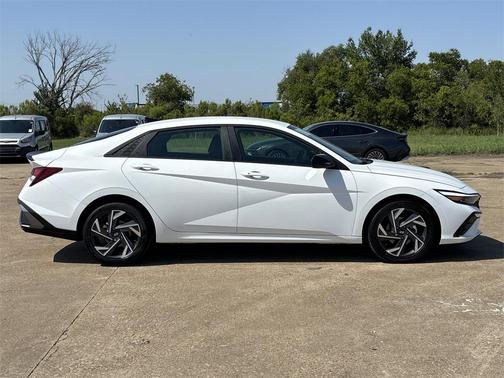 2025 Hyundai ELANTRA Sport