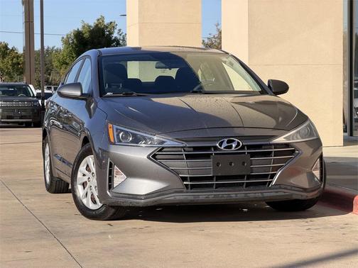 2019 Hyundai ELANTRA SE