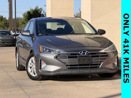 2019 Hyundai ELANTRA SE