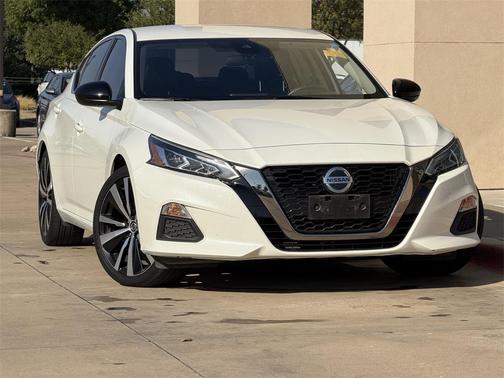2021 Nissan Altima SR FWD