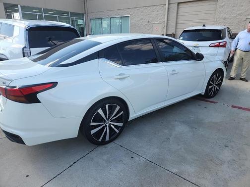 2021 Nissan Altima SR FWD