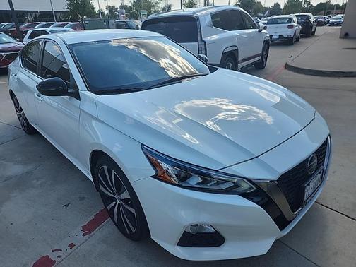2021 Nissan Altima SR FWD
