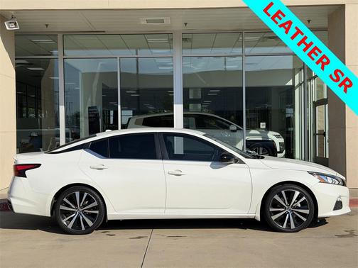2021 Nissan Altima SR FWD