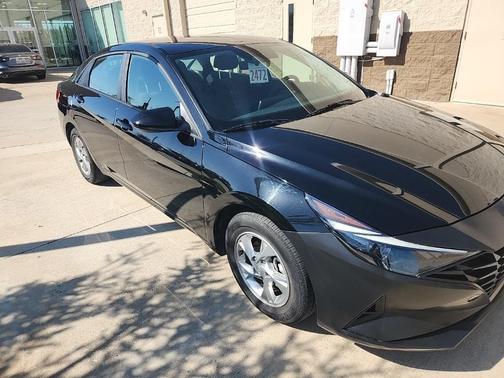 2023 Hyundai ELANTRA SE