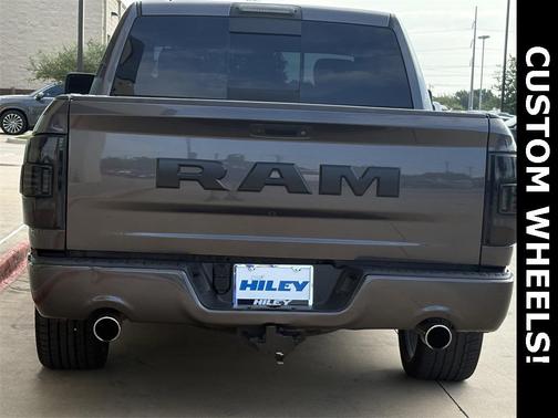 2017 RAM 1500 Night Crew Cab 4x2 5'7' Box
