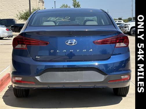 2019 Hyundai ELANTRA SE