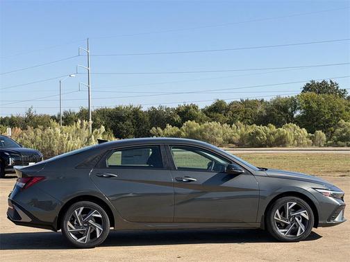 2025 Hyundai ELANTRA Sport