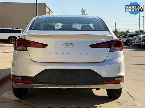 2019 Hyundai ELANTRA SE