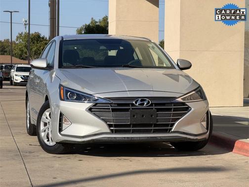 2019 Hyundai ELANTRA SE