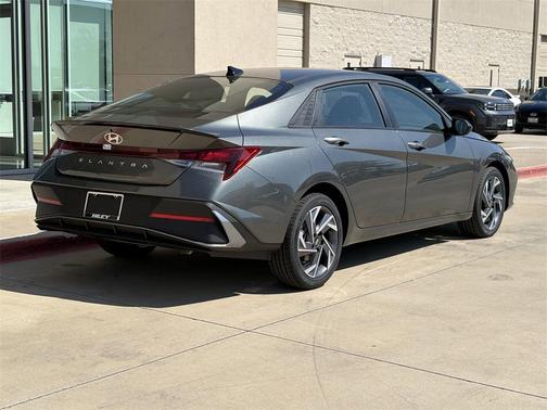 2025 Hyundai ELANTRA Sport