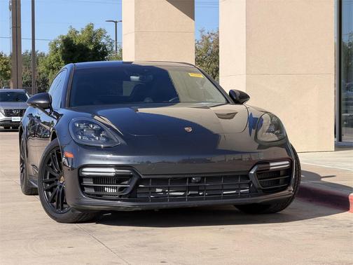 2019 Porsche Panamera GTS