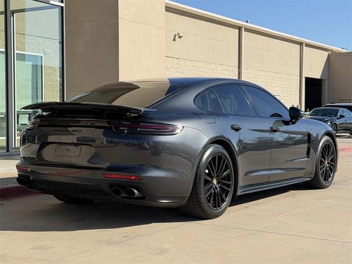 2019 Porsche Panamera GTS