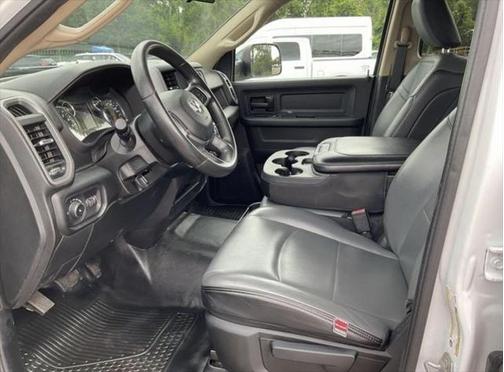 2020 RAM 2500 Tradesman Crew Cab 4X2 8' Box