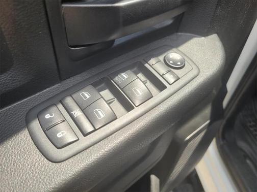 2020 RAM 2500 Tradesman Crew Cab 4X2 8' Box