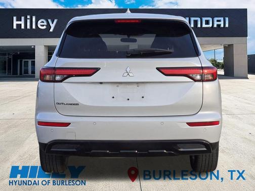 2022 Mitsubishi Outlander Black Edition 2WD