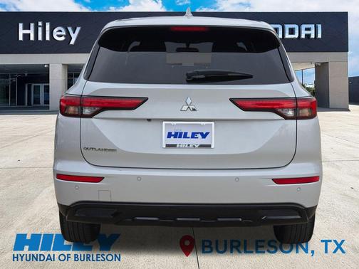 2022 Mitsubishi Outlander Black Edition 2WD