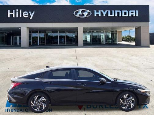 Abyss Black 2026 Hyundai ELANTRA Limited