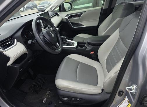 2019 Toyota RAV4 XLE Premium