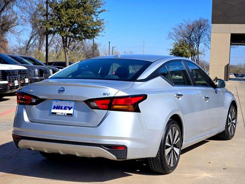 2022 Nissan Altima 2.5 SV