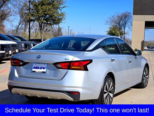 2022 Nissan Altima 2.5 SV