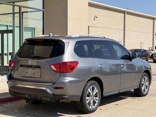 2020 Nissan Pathfinder SV