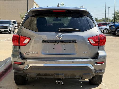 2020 Nissan Pathfinder SV