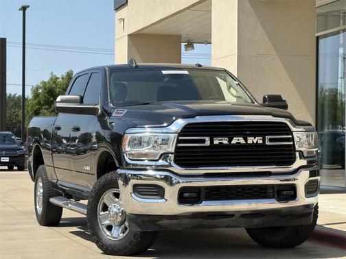 2020 RAM 2500 Big Horn Crew Cab 4X4 6'4' Box