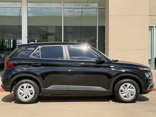 2025 Hyundai VENUE SE