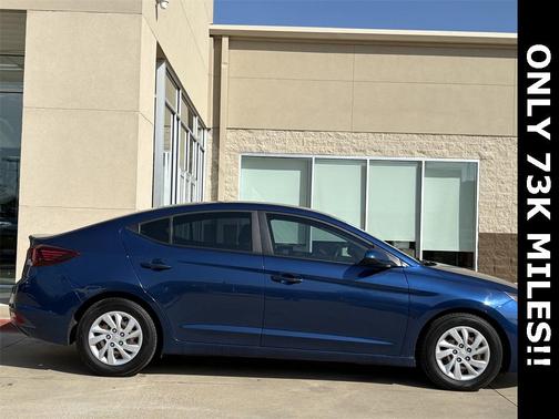 2019 Hyundai ELANTRA SE