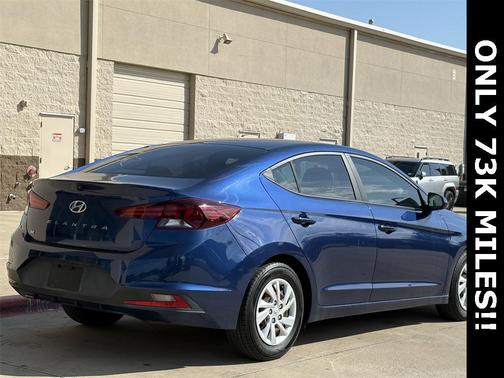 2019 Hyundai ELANTRA SE