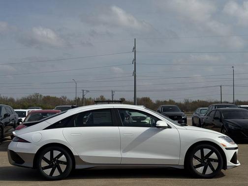 2025 Hyundai IONIQ 6 SE