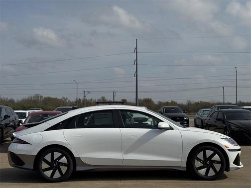 2025 Hyundai IONIQ 6 SE
