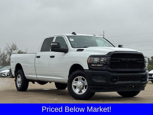 2023 RAM 3500 Tradesman Crew Cab 4x2 8' Box