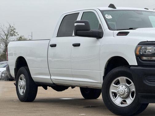 2023 RAM 3500 Tradesman Crew Cab 4x2 8' Box