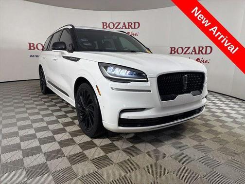 Pristine White Metallic Tri-Coat 2023 Lincoln Aviator Reserve