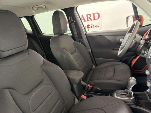 Granite Crystal Metallic Clearcoat 2020 Jeep Renegade Latitude