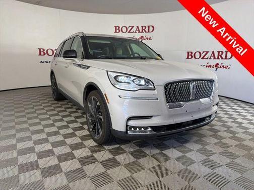 Ceramic Pearl Metallic Tri-Coat 2024 Lincoln Aviator Reserve