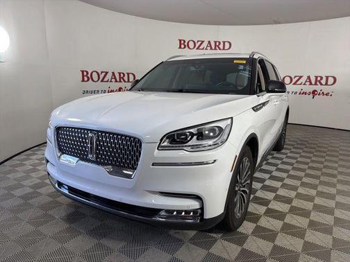 Pristine White Metallic Tri-Coat 2022 Lincoln Aviator Reserve AWD