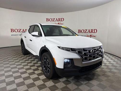 Atlas White 2024 Hyundai SANTA CRUZ SEL