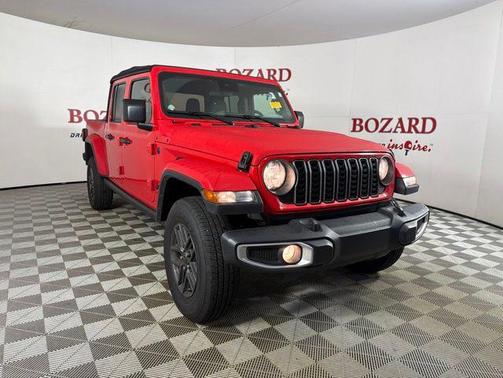 Firecracker Red Clearcoat 2024 Jeep Gladiator Sport S
