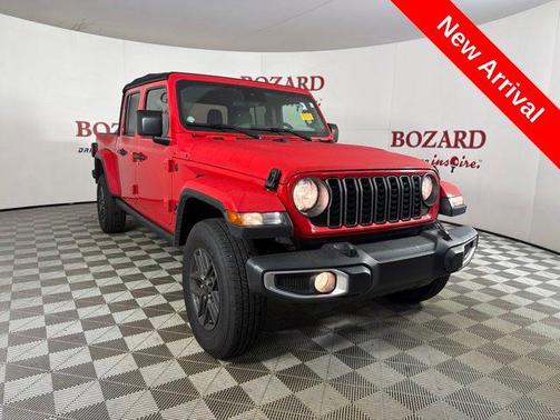 Firecracker Red Clearcoat 2024 Jeep Gladiator Sport S